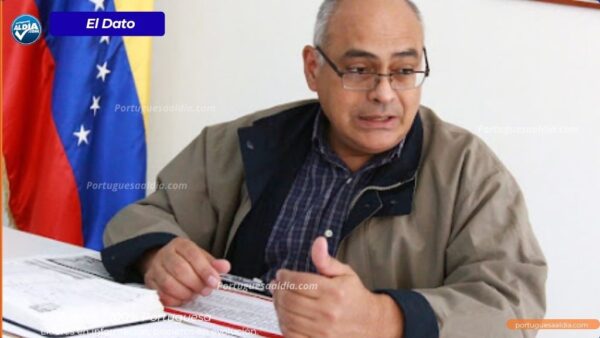 Retrato oficial del Dr. Carlos Humberto Alvarado, médico cirujano y servidor público venezolano.