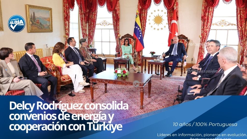 La presidenta encargada Delcy Rodríguez durante una reunión de alto nivel con autoridades de la República de Turquía.
