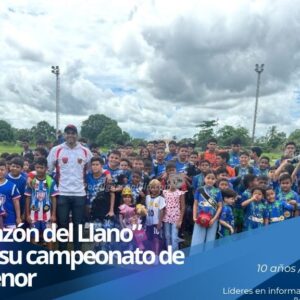 Atletas juveniles desfilando en el estadio Lorenzo Martínez durante la inauguración del torneo de fútbol en Portuguesa.