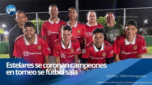 El director técnico Yorman Vergara Alvarado junto a los jugadores del equipo de fútbol sala celebrando el campeonato en Portuguesa.