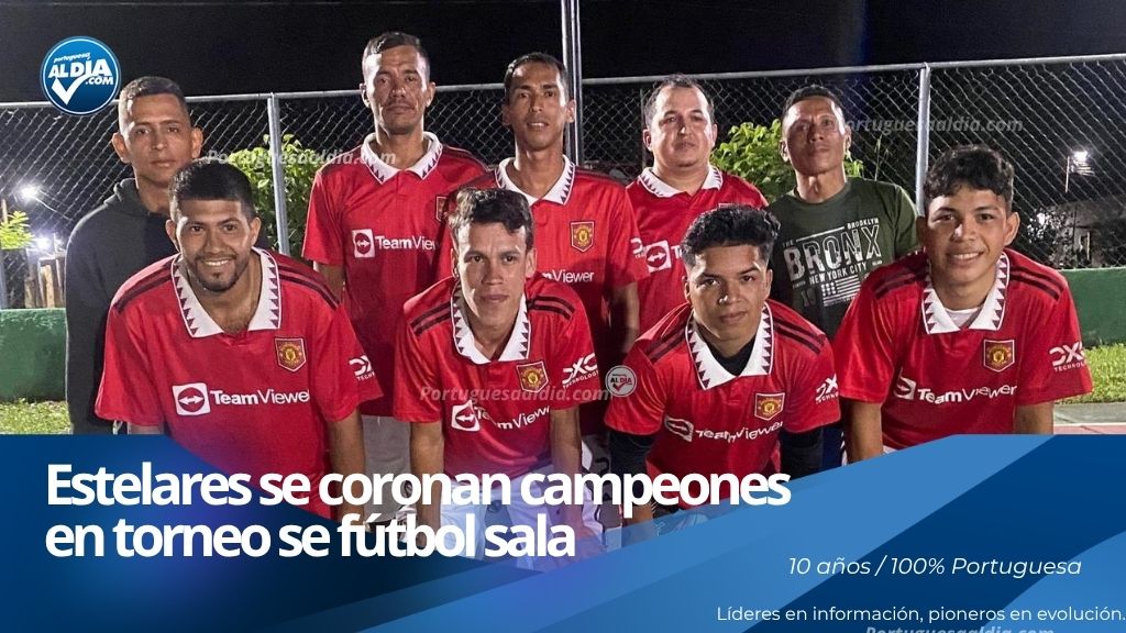 El director técnico Yorman Vergara Alvarado junto a los jugadores del equipo de fútbol sala celebrando el campeonato en Portuguesa.
