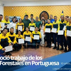 Legisladores del estado Portuguesa entregan reconocimientos a funcionarios de Bomberos Forestales.