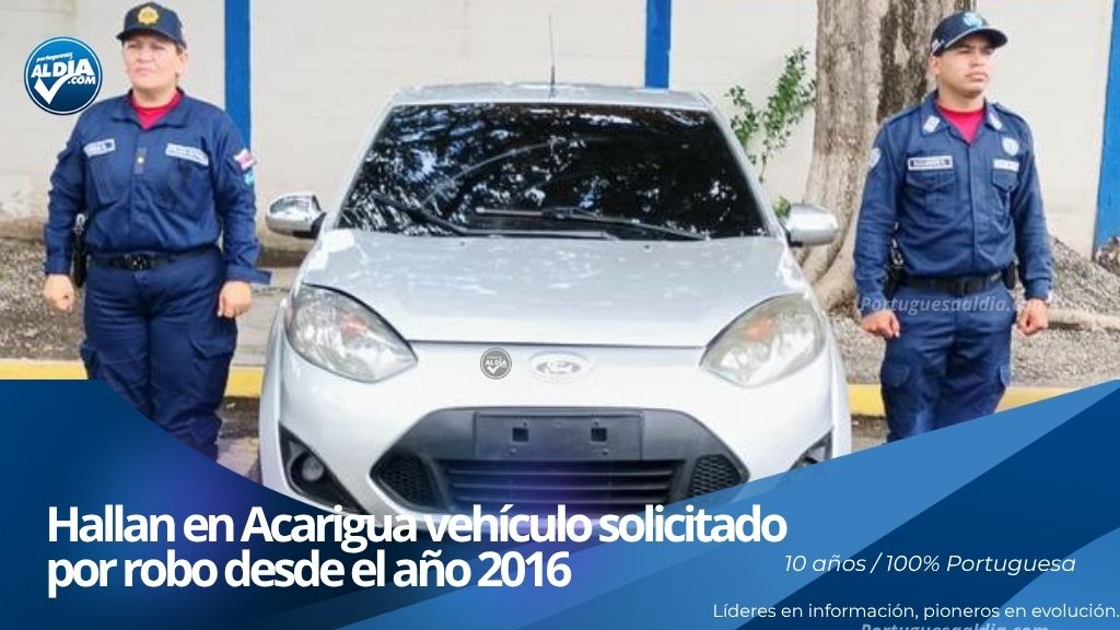 Funcionarios de PoliPortuguesa inspeccionan vehículo recuperado en el municipio Páez.