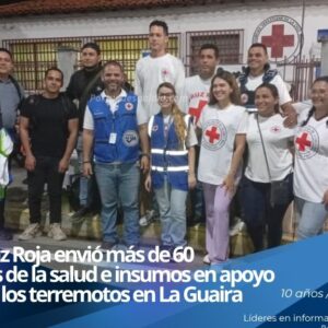 Personal técnico y de salud de la Cruz Roja Venezolana organizando insumos médicos para damnificados.