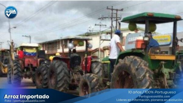 Movilización de tractores y productores de arroz en Calabozo en protesta por las importaciones.